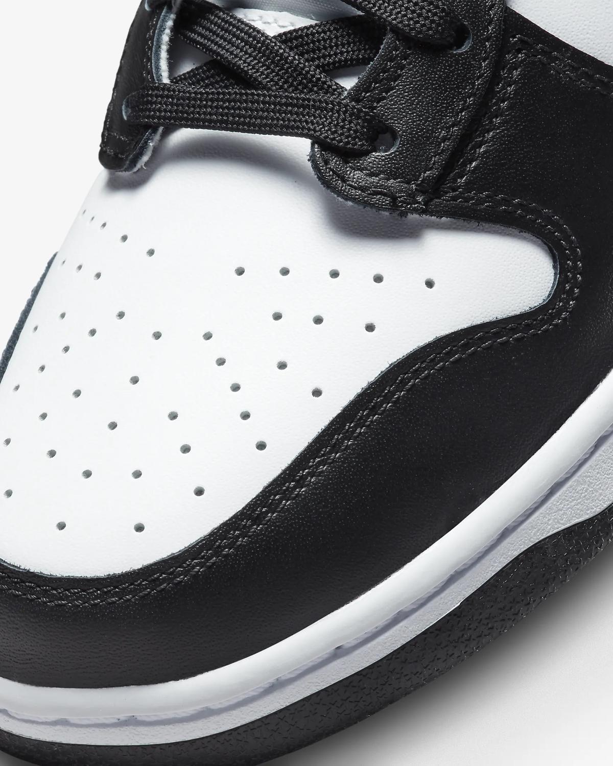 Sneakers e scarpe estive da uomo. IT Sneakers e scarpe estive da uomo. IT